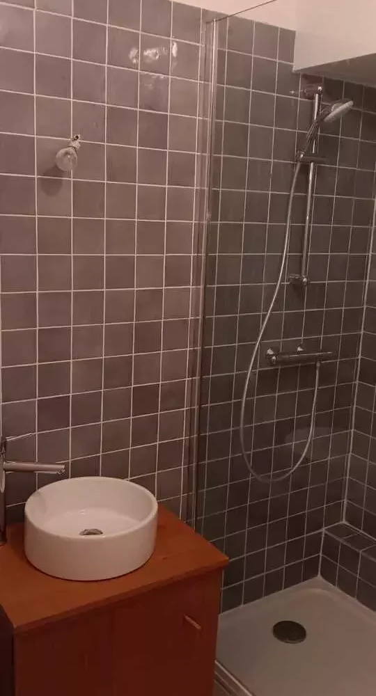 Installation d'un meuble vasque